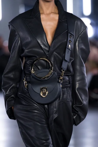 Look 15